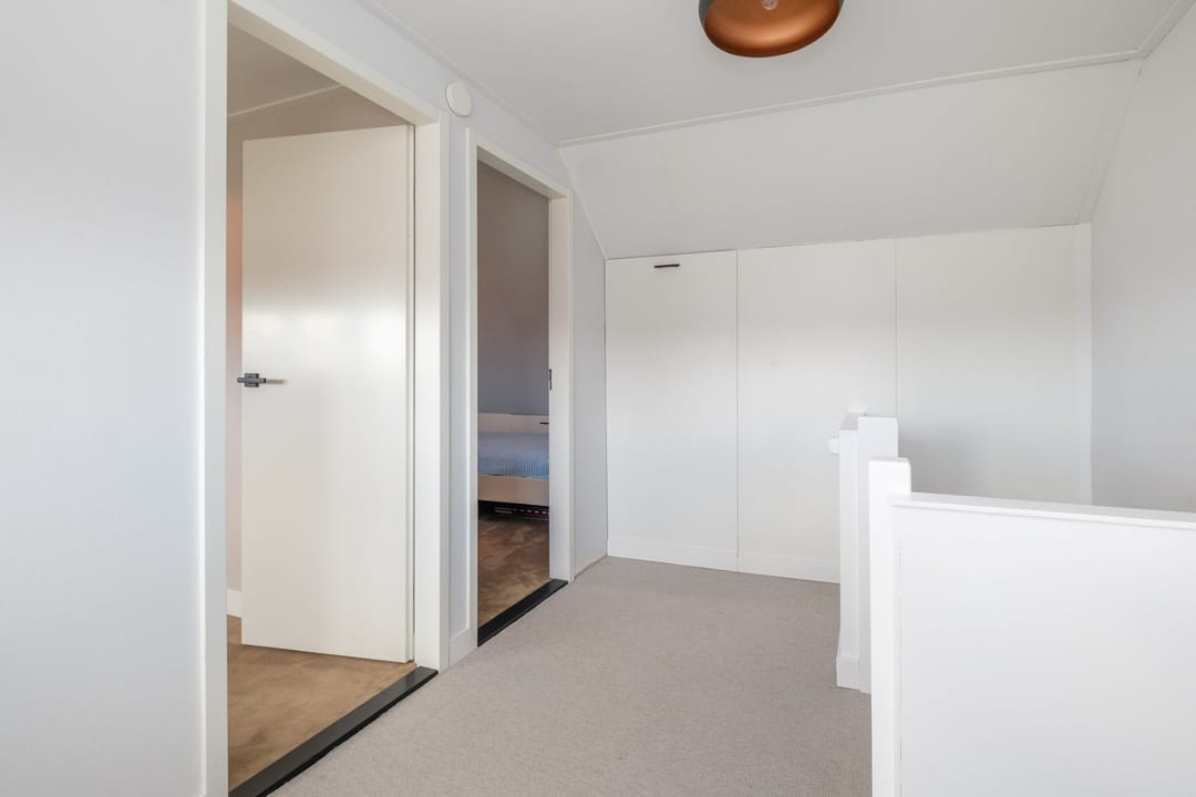 Fully Renovated Corner Home with Garage and Five Bedrooms in IJsselmuiden Center — 26