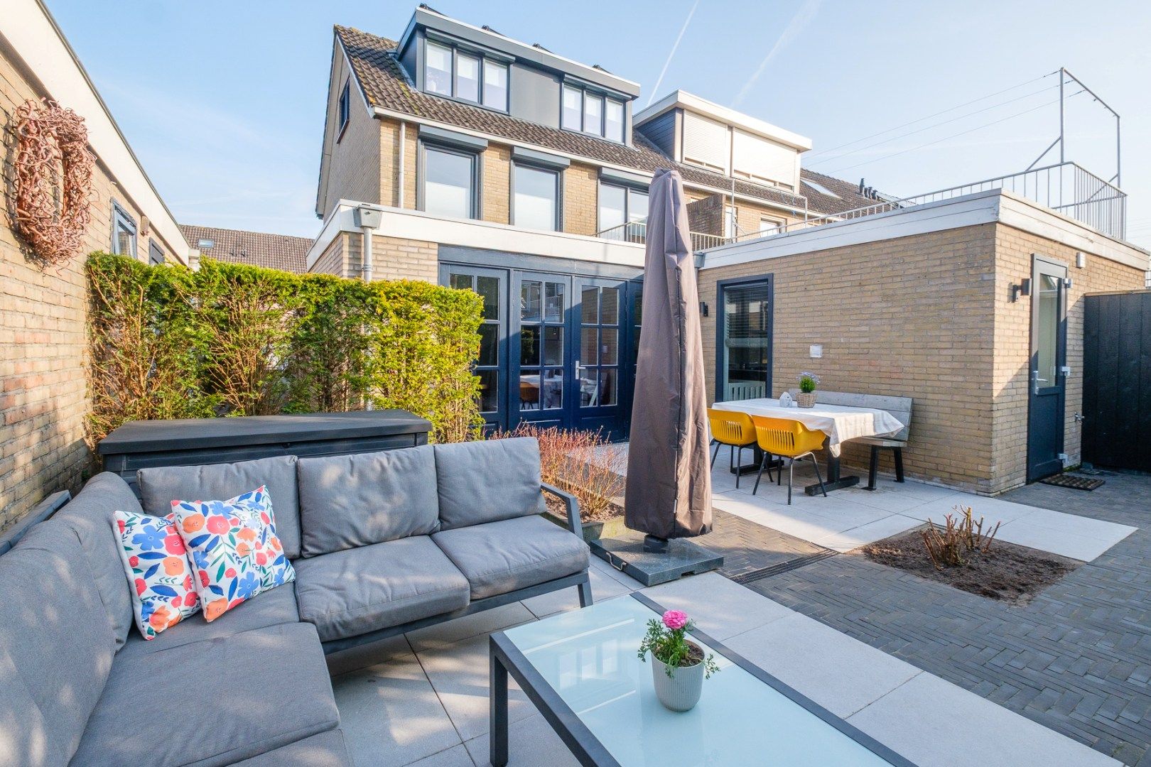 Fully Renovated Corner Home with Garage and Five Bedrooms in IJsselmuiden Center — 31