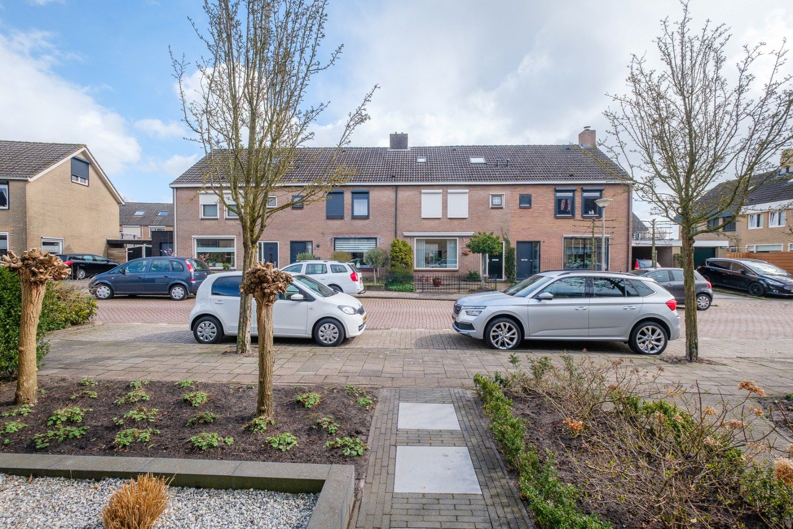 Fully Renovated Corner Home with Garage and Five Bedrooms in IJsselmuiden Center — 43