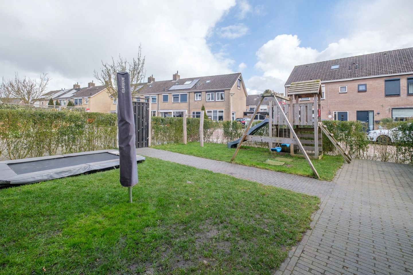 Fully Renovated Corner Home with Garage and Five Bedrooms in IJsselmuiden Center — 38
