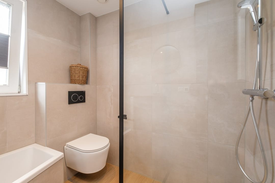 Fully Renovated Corner Home with Garage and Five Bedrooms in IJsselmuiden Center — 24
