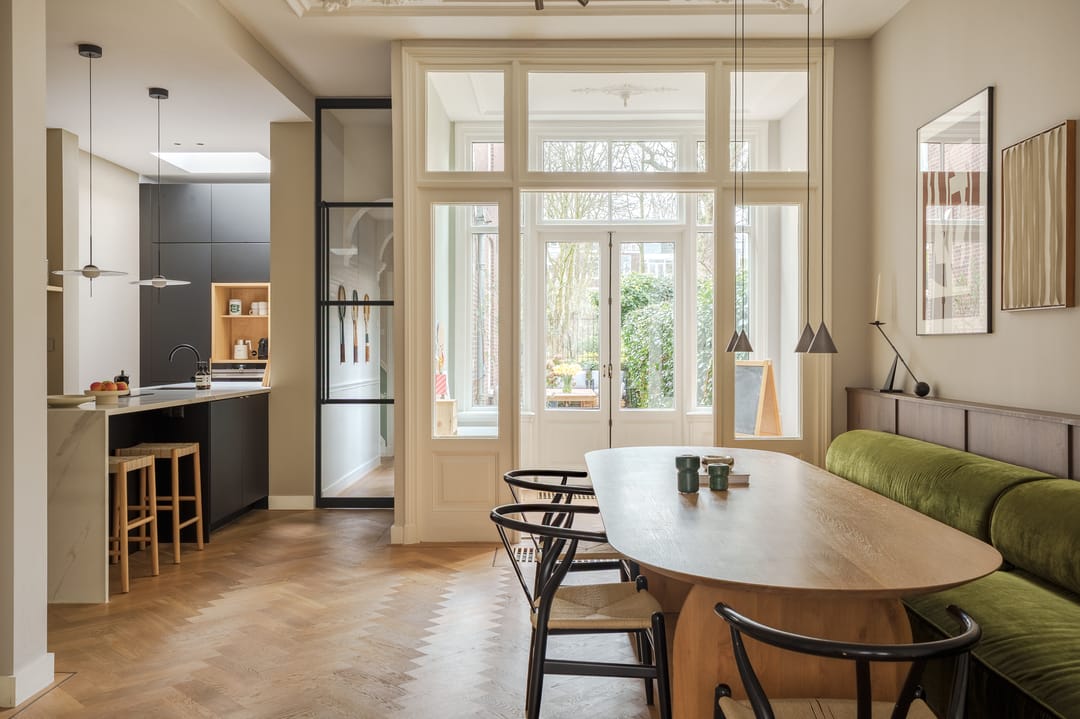 Elegant Parterre Apartment with Direct Access to Sunny Court Park in Duinoord — 16