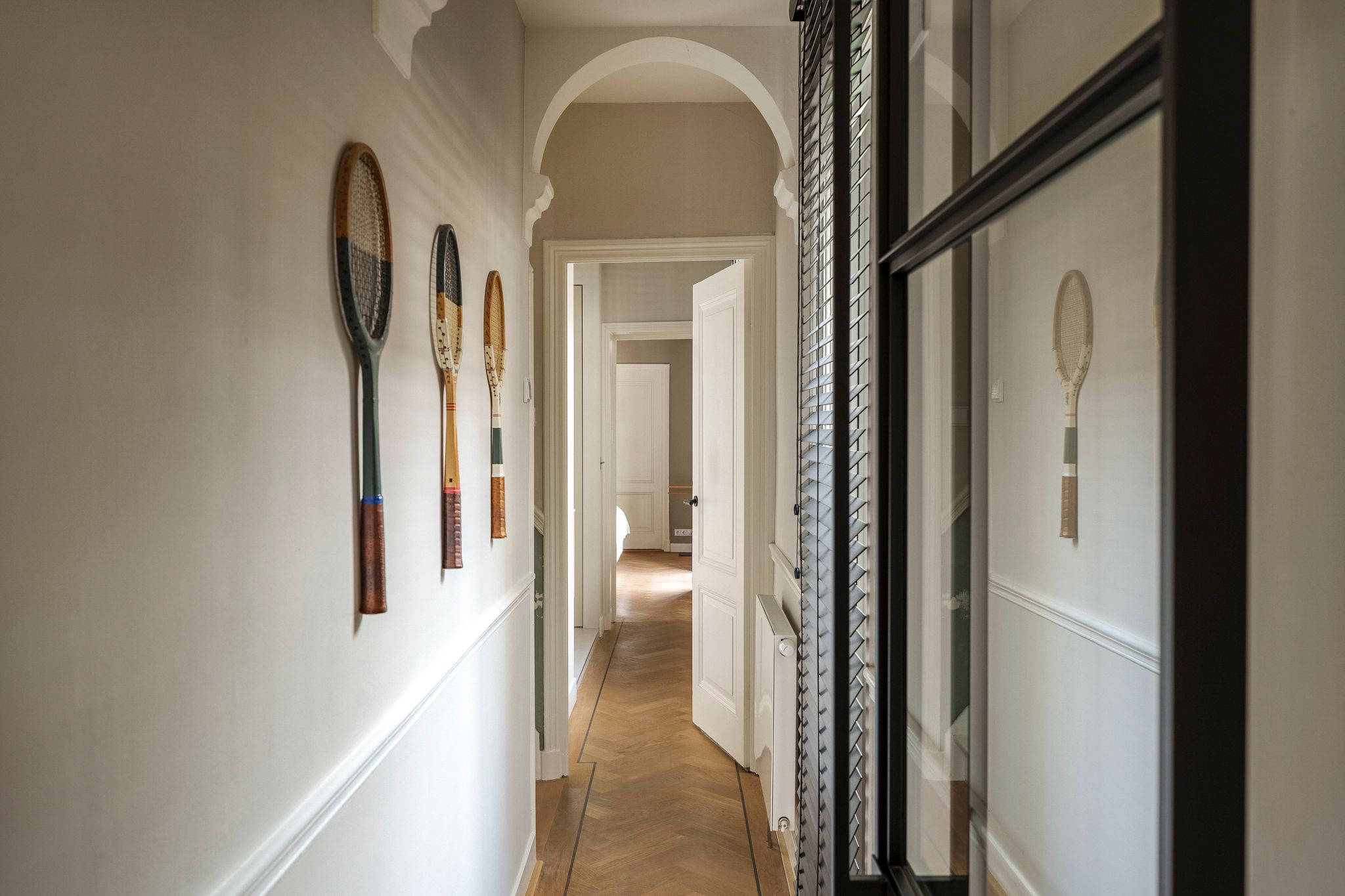 Elegant Parterre Apartment with Direct Access to Sunny Court Park in Duinoord — 32