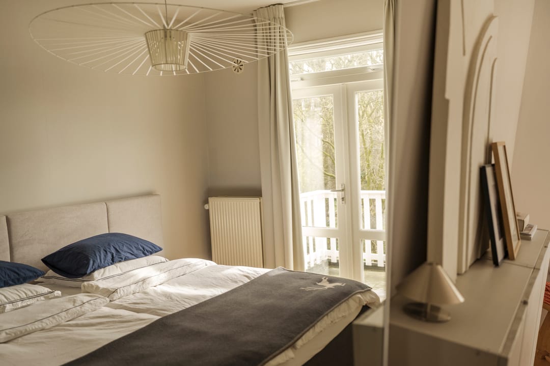 Elegant Parterre Apartment with Direct Access to Sunny Court Park in Duinoord — 45