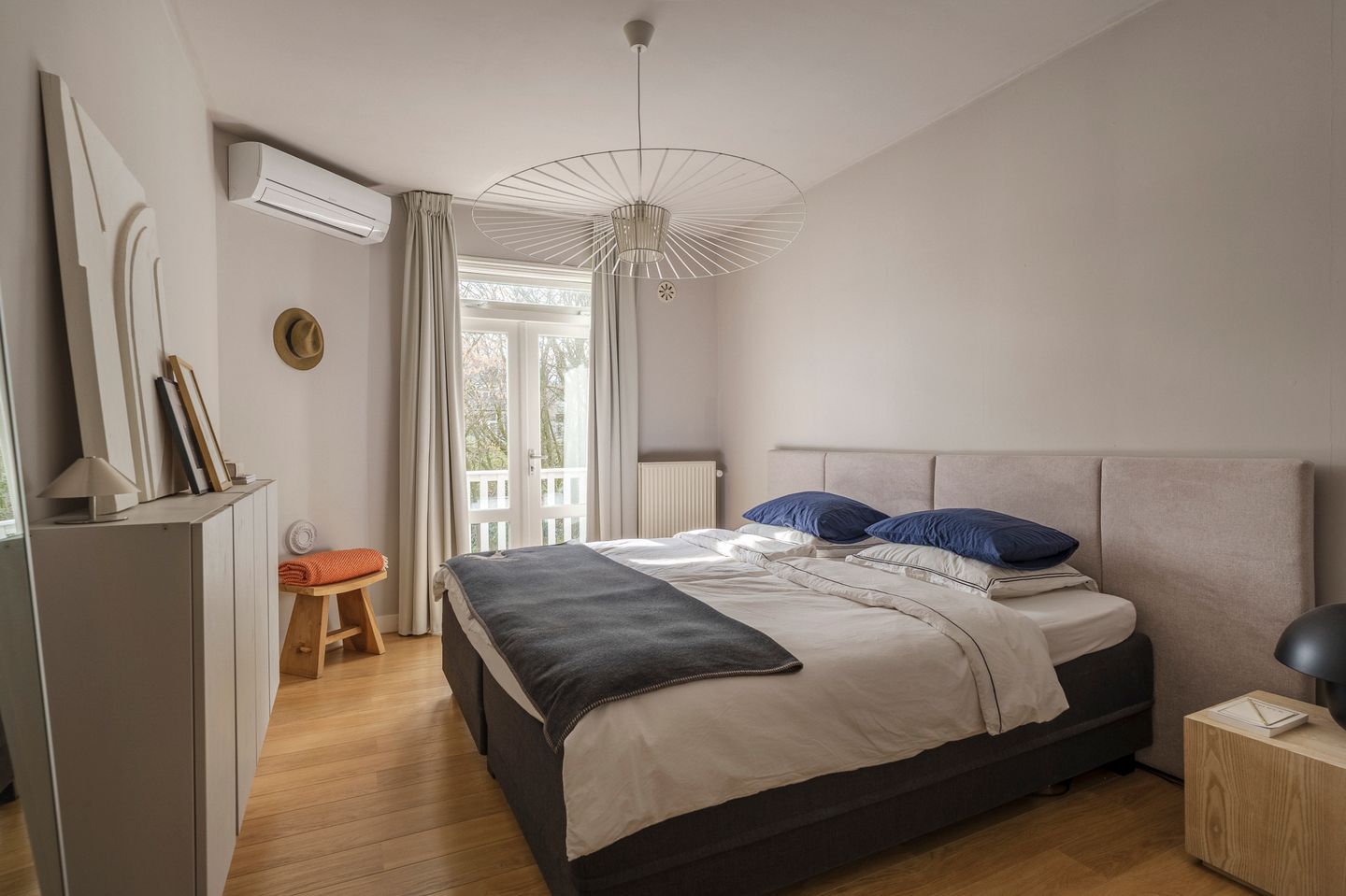 Elegant Parterre Apartment with Direct Access to Sunny Court Park in Duinoord — 43