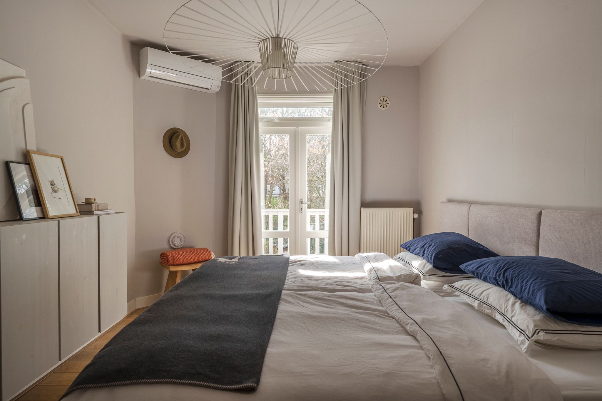 Elegant Parterre Apartment with Direct Access to Sunny Court Park in Duinoord — 44