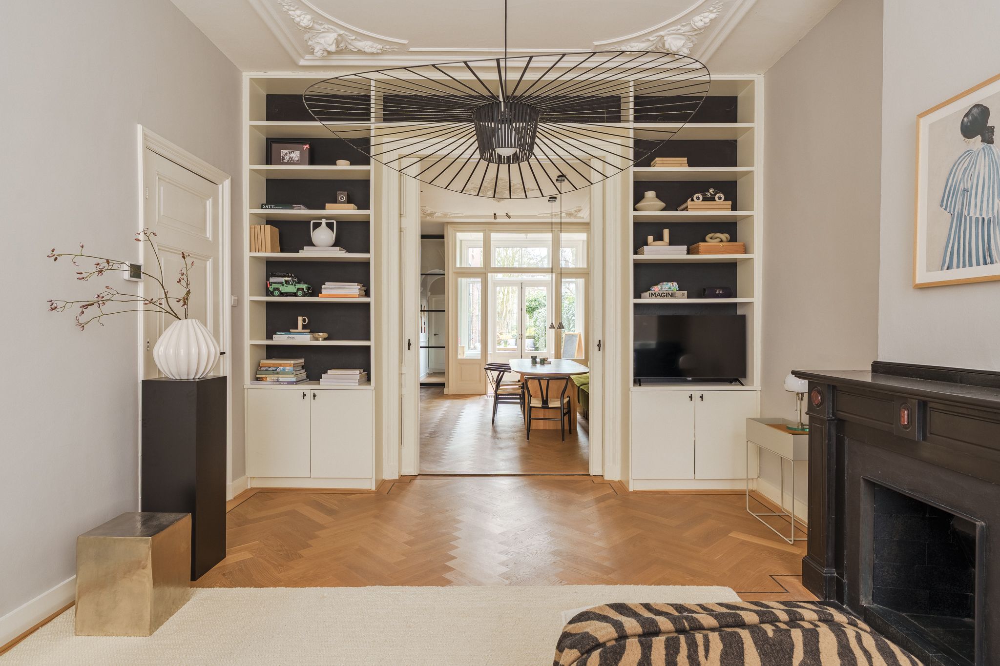Elegant Parterre Apartment with Direct Access to Sunny Court Park in Duinoord — 15