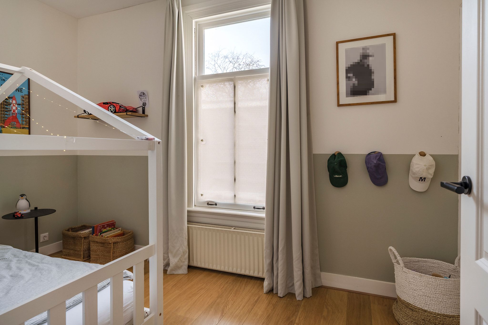 Elegant Parterre Apartment with Direct Access to Sunny Court Park in Duinoord — 41