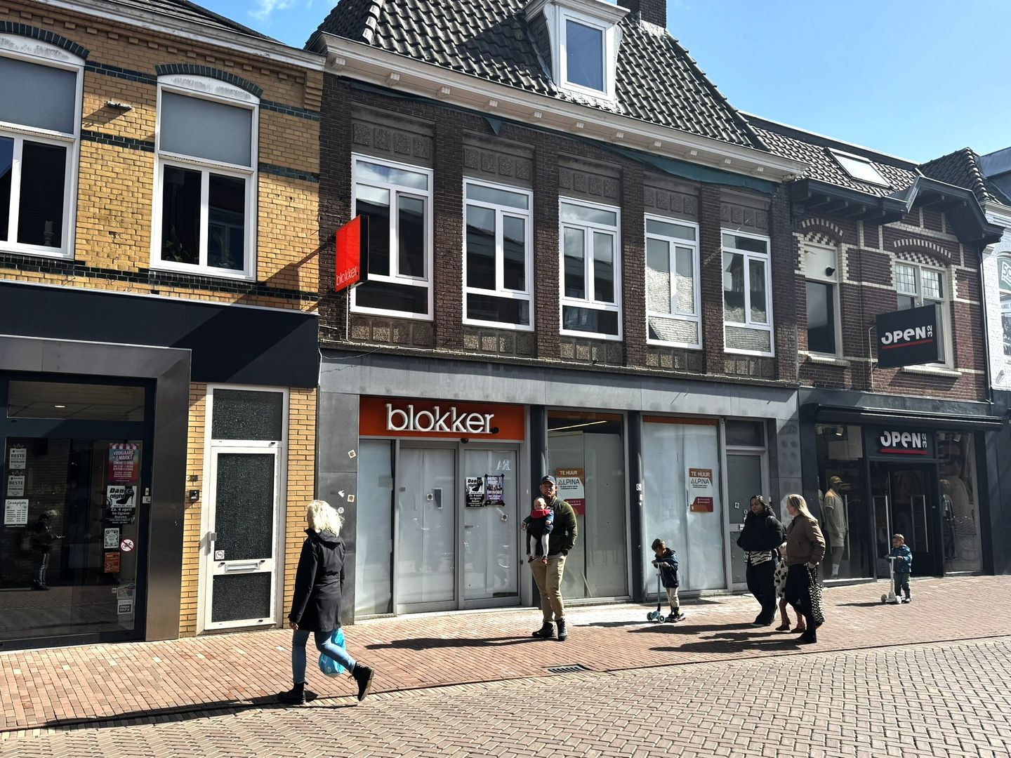 View photo 2 of Marktstraat 25