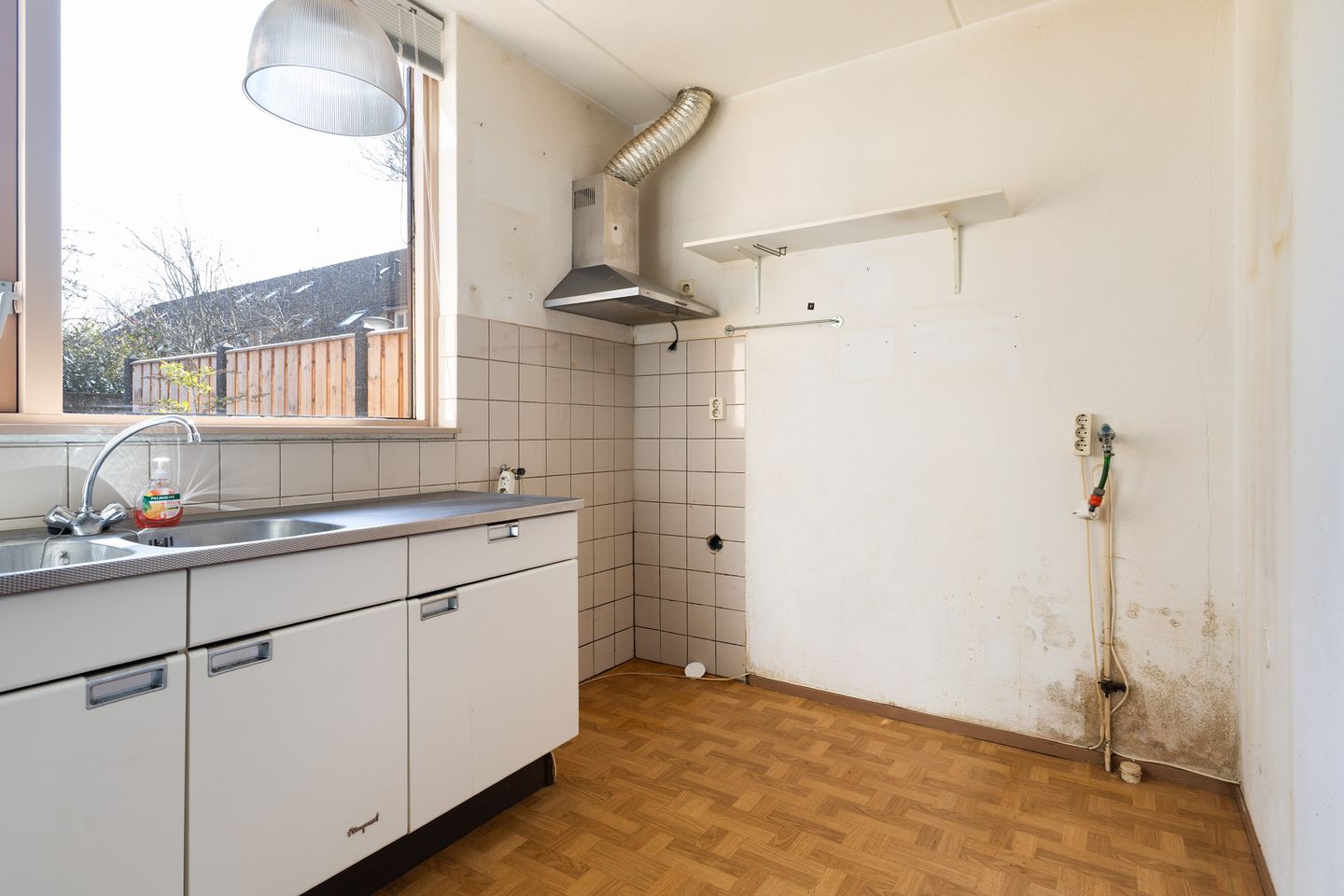 Spacious terraced house with south-west garden and potential for five bedrooms — 19