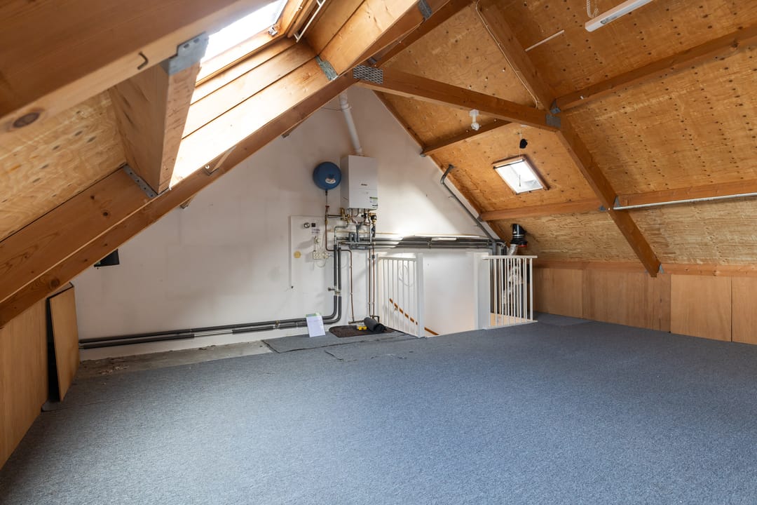 Spacious terraced house with south-west garden and potential for five bedrooms — 36