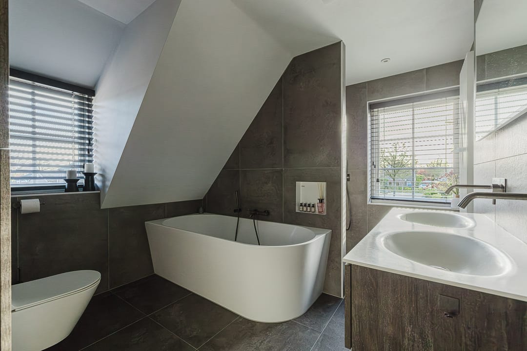 Spacious Detached Family Home with Large Garden in Rucphen — 37
