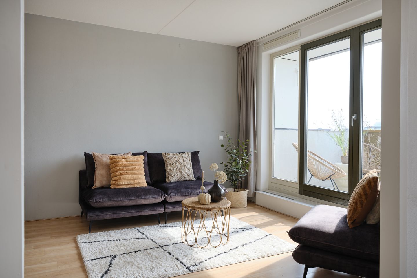 Spacious apartment with harbor view and private parking in Utrecht — 19