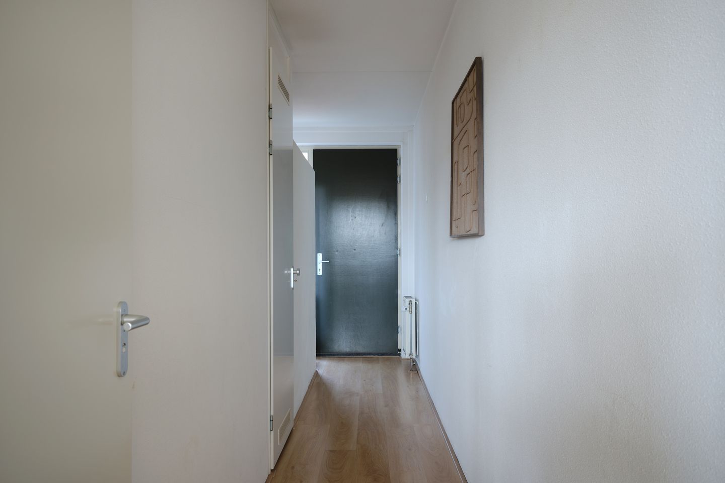 Spacious apartment with harbor view and private parking in Utrecht — 13