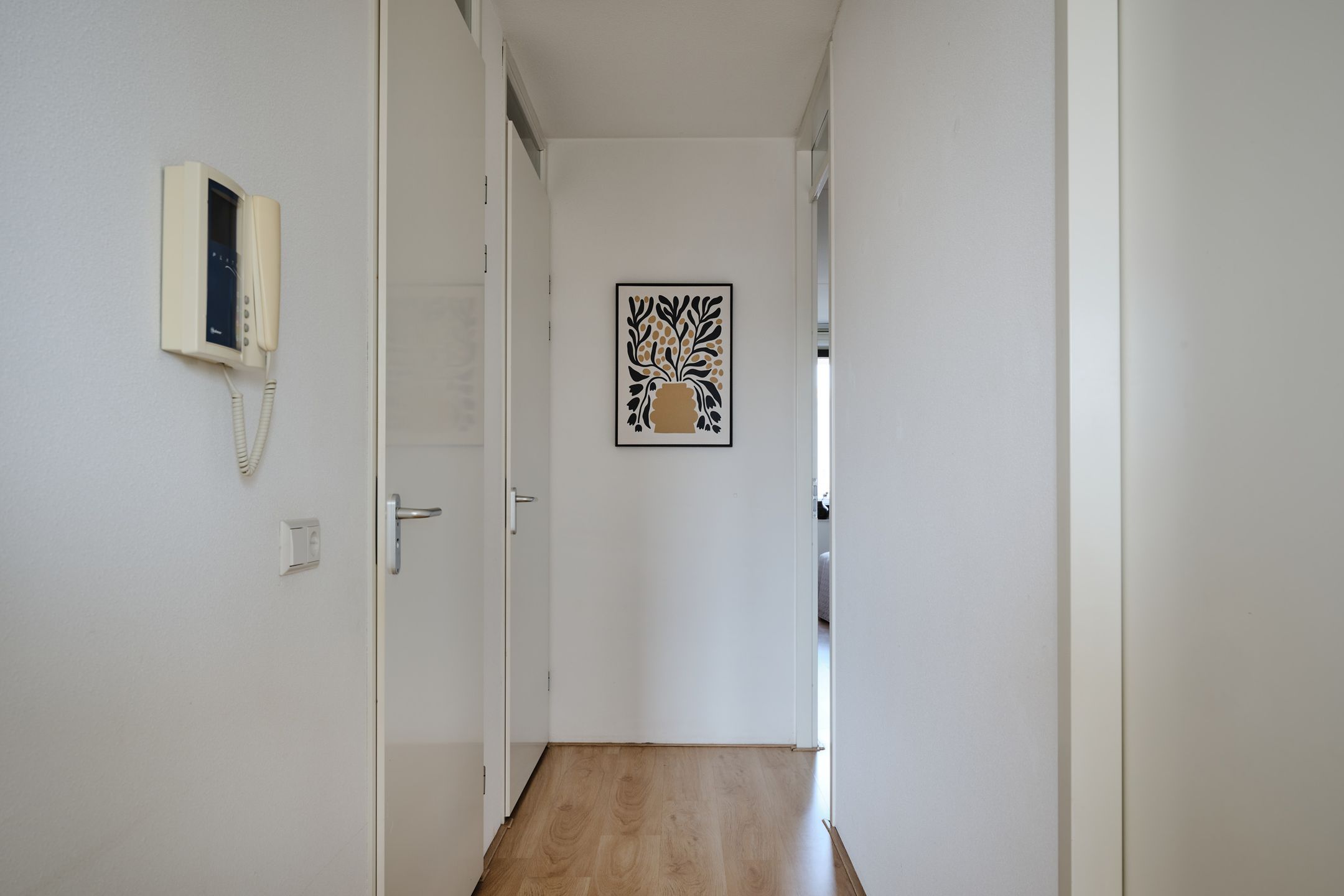 Spacious apartment with harbor view and private parking in Utrecht — 14