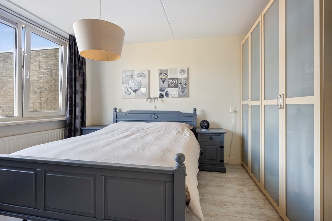 Spacious and Sustainable Family Home with Water Views in Den Helder — 26