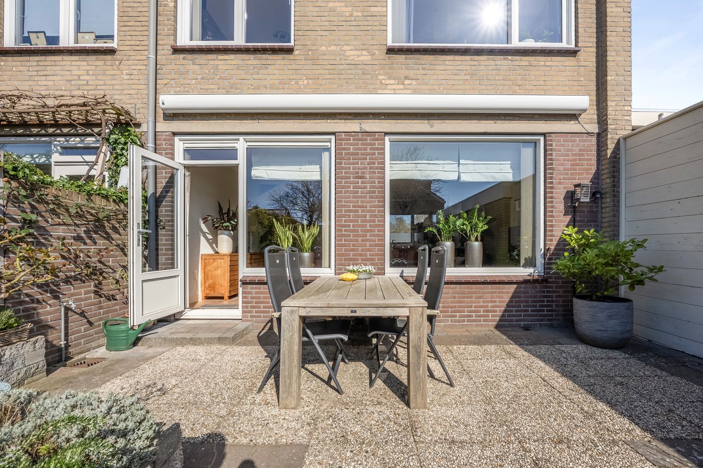 Spacious and Sustainable Family Home with Water Views in Den Helder — 18