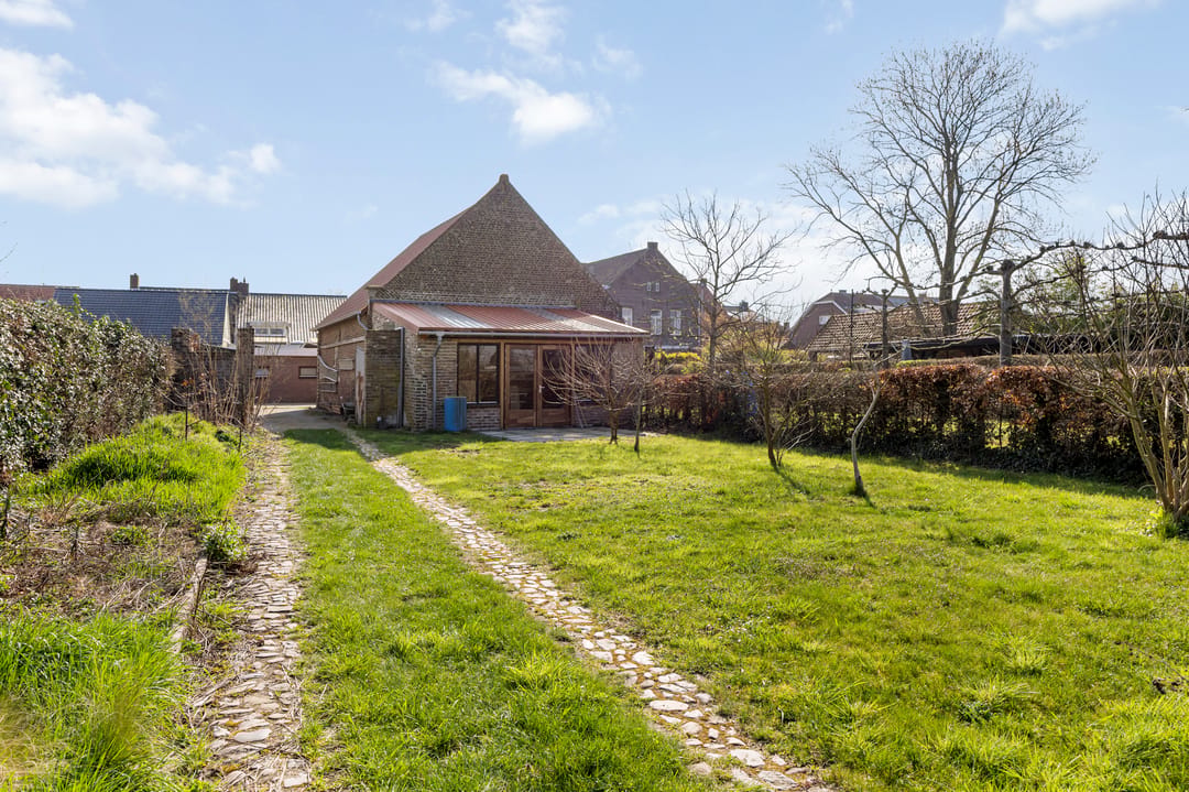 Unique Property with Historic Barn and Spacious Garden in Echt Centre — 12