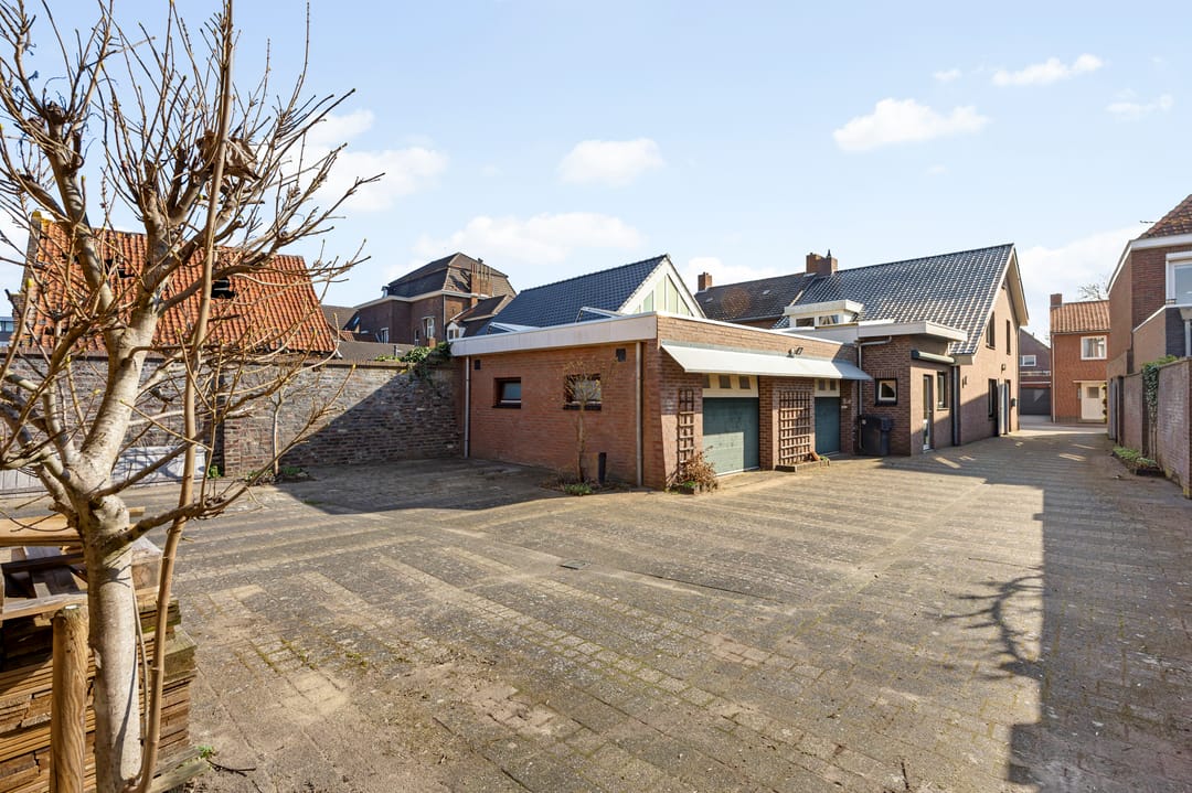Unique Property with Historic Barn and Spacious Garden in Echt Centre — 46