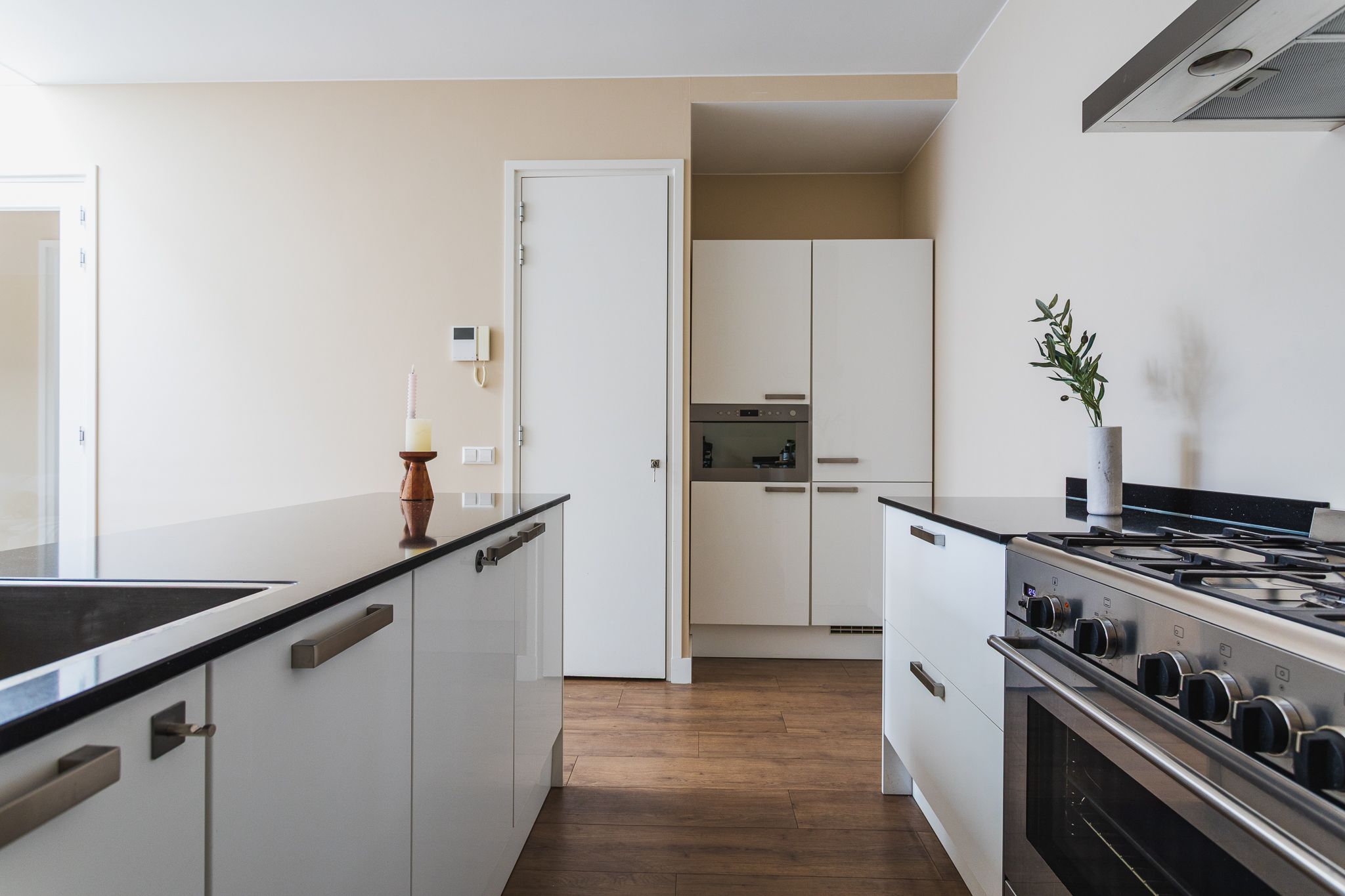 Photo 9 of Obrechtstraat 411