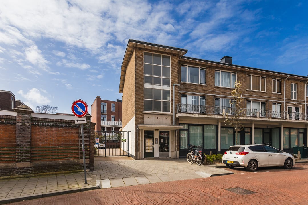 Photo 32 of Obrechtstraat 411