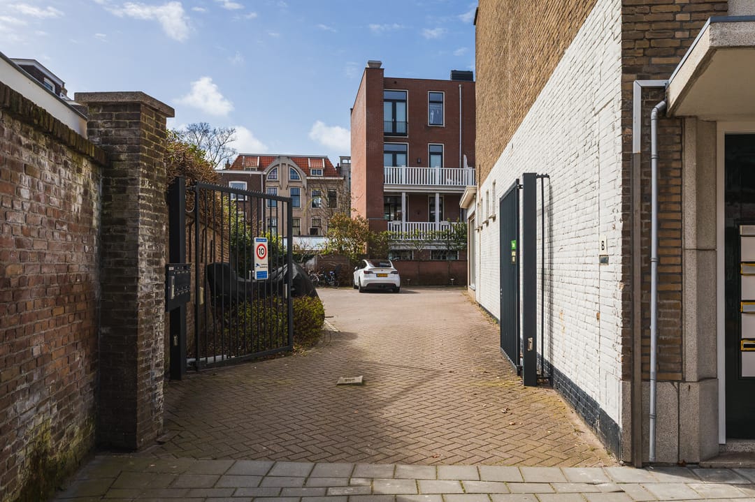 Photo 28 of Obrechtstraat 411