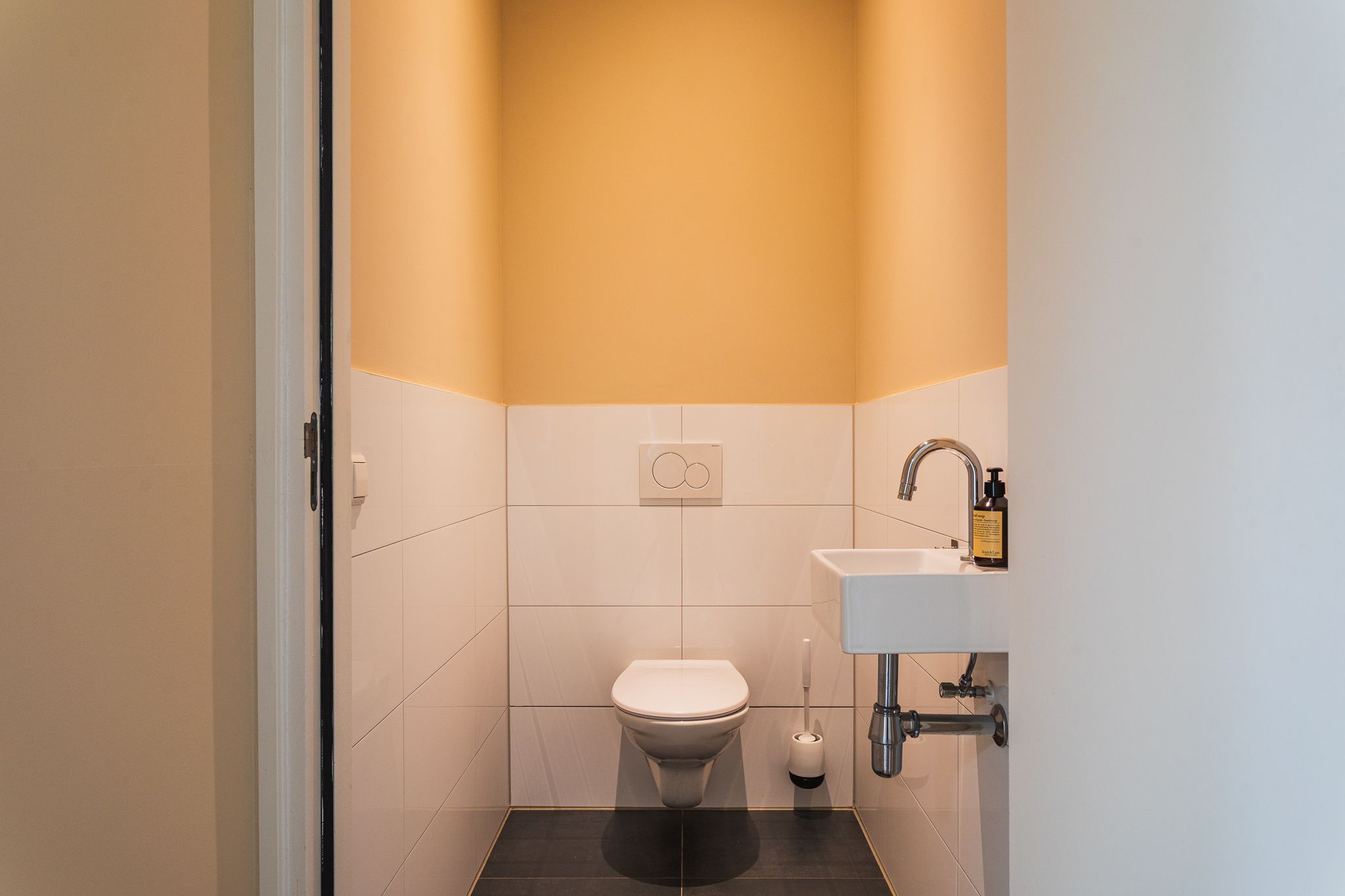 Photo 24 of Obrechtstraat 411