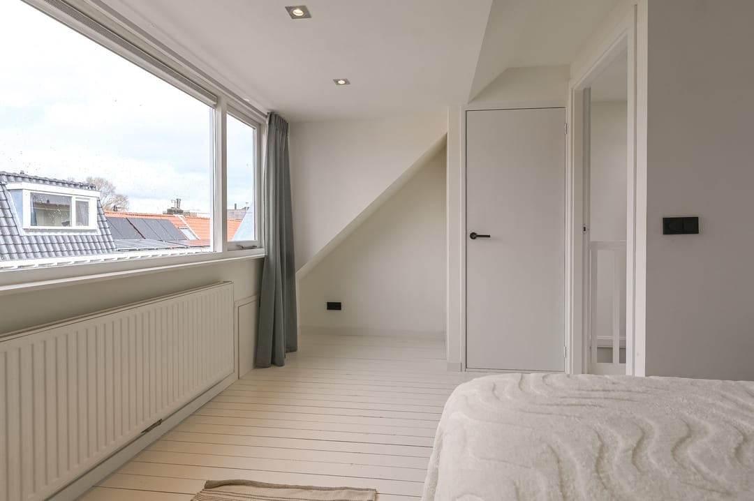 Characterful family home with south-facing garden in Haarlem's Leidsebuurt — 31