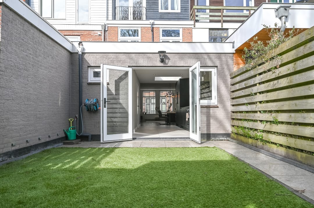 Characterful family home with south-facing garden in Haarlem's Leidsebuurt — 37