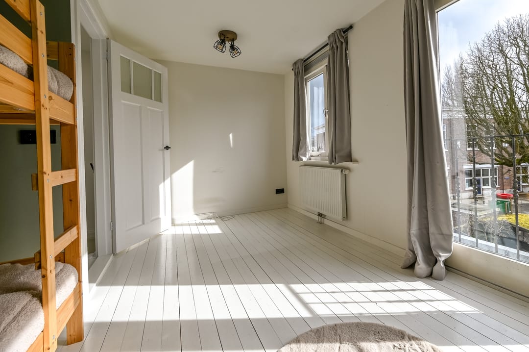 Characterful family home with south-facing garden in Haarlem's Leidsebuurt — 27