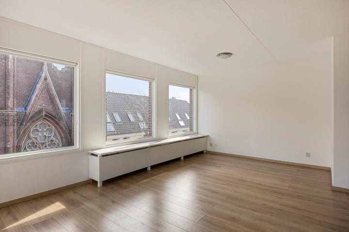 Photo 4 of Sint Josephstraat 102
