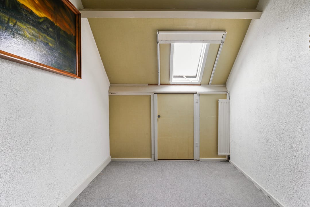 Semi-detached family home with renovation potential in peaceful Liempde — 37
