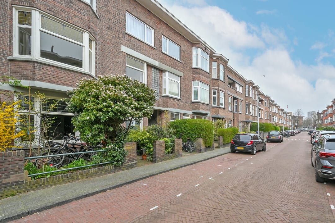 Ready-to-move-in apartment with luxury kitchen in Den Haag Oostbroek-Noord — 23