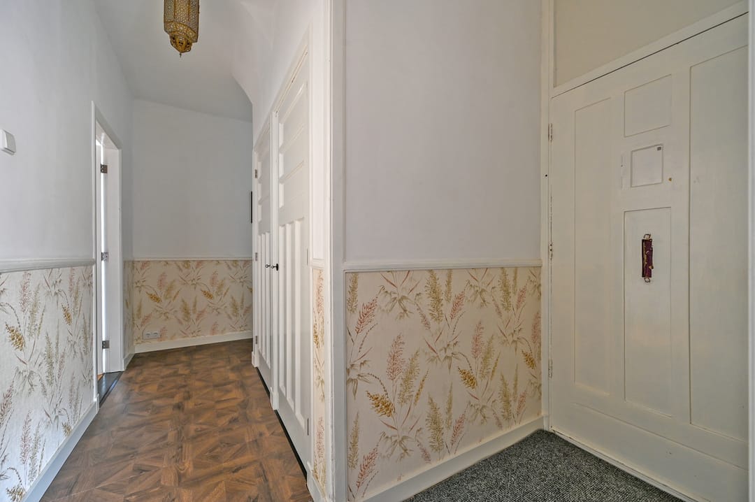 Ready-to-move-in apartment with luxury kitchen in Den Haag Oostbroek-Noord — 19