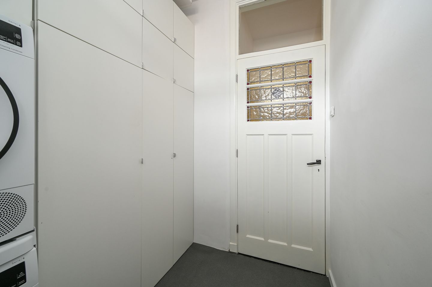 Ready-to-move-in apartment with luxury kitchen in Den Haag Oostbroek-Noord — 17