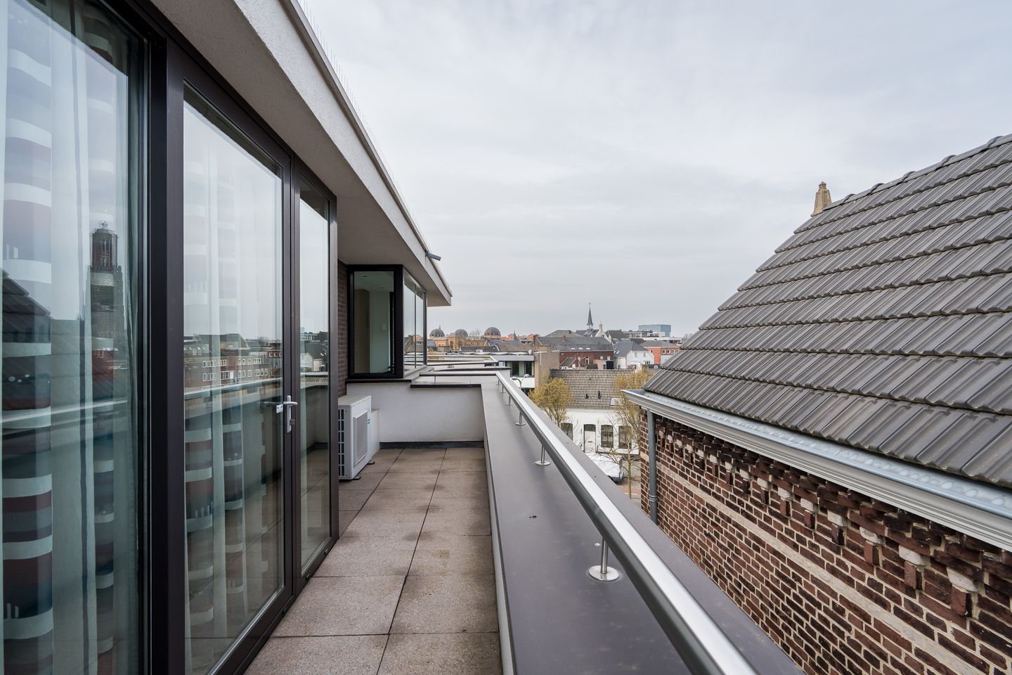 Foto 50 van Emmasingel 87-C