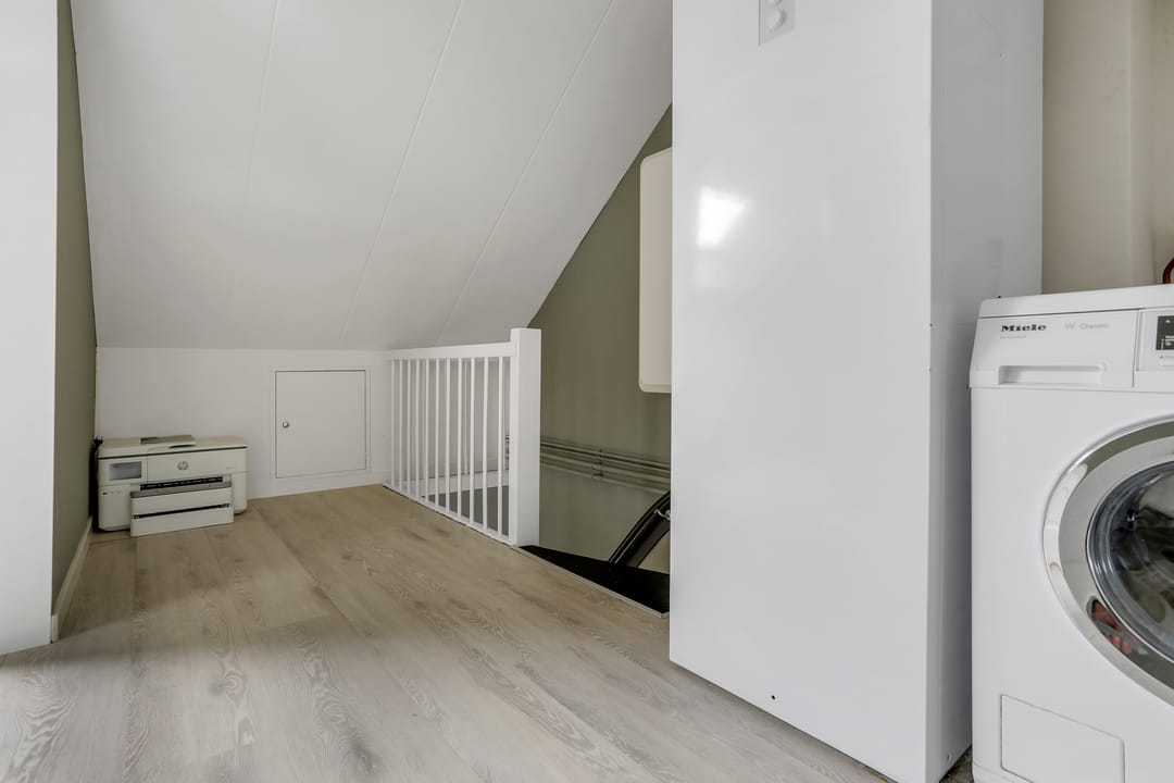 Photo 23 of van Almondestraat 8