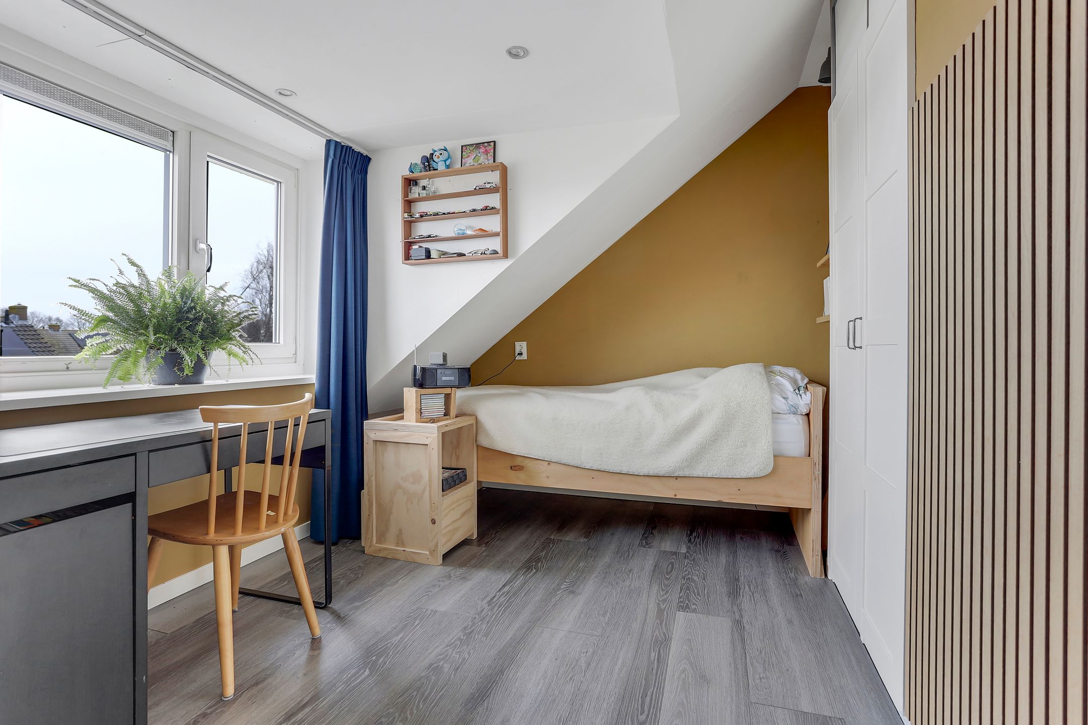 Photo 24 of van Almondestraat 8