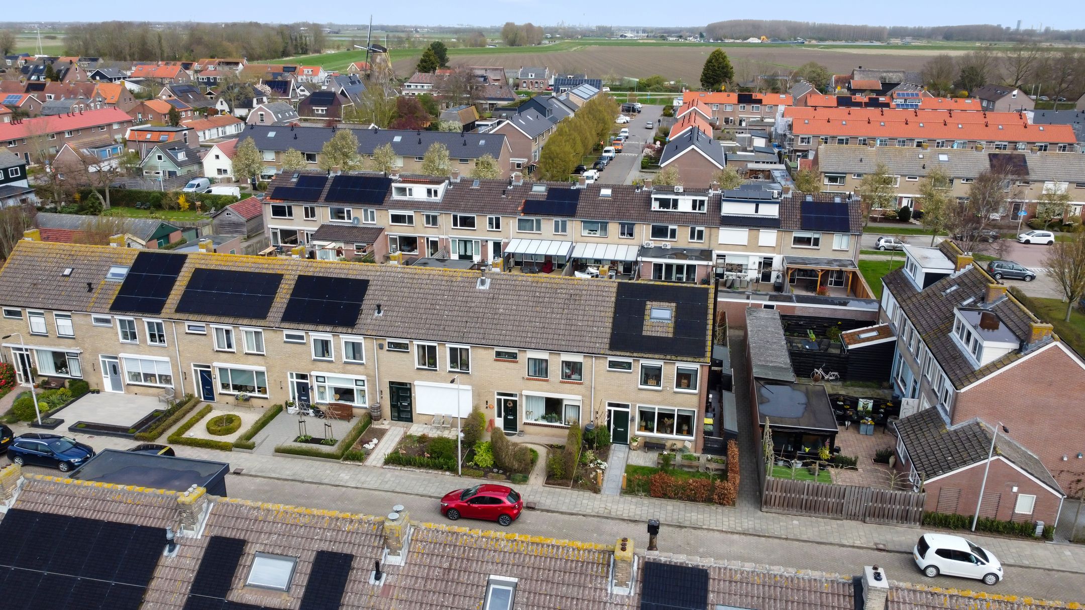 Photo 36 of van Almondestraat 8