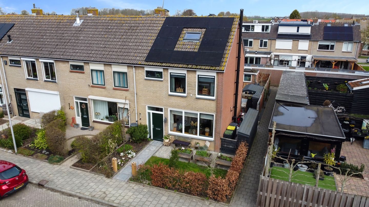 Photo 35 of van Almondestraat 8