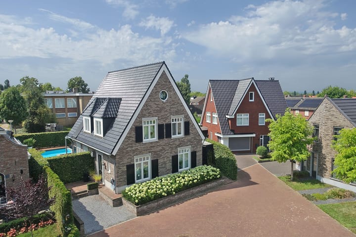 Photo 2 of Welleweg 6