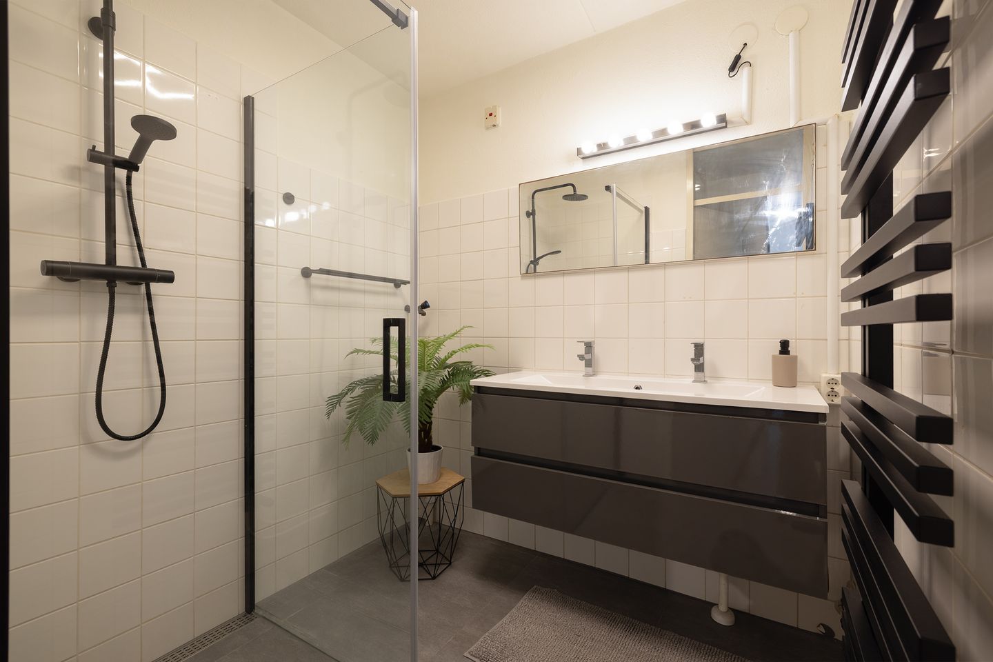 Photo 19 of Leuvenstraat 40