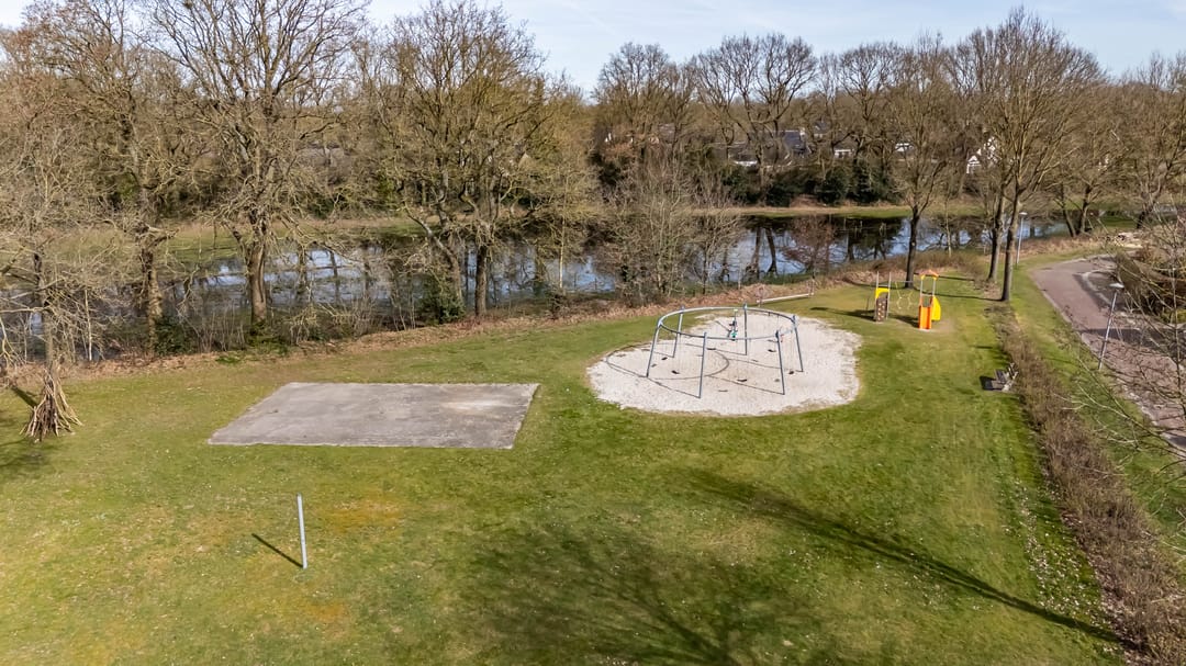 Photo 68 of Etstoel 23