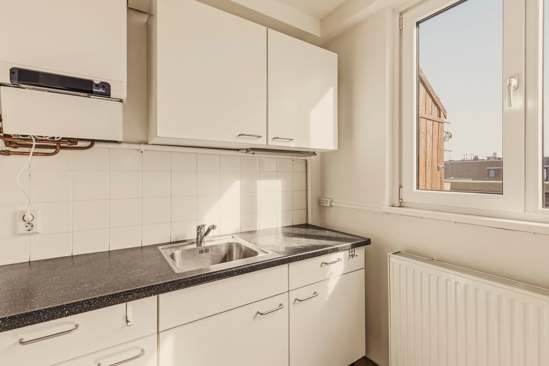 Light Apartment with South-Facing Rooftop Terrace in Amsterdam — 15