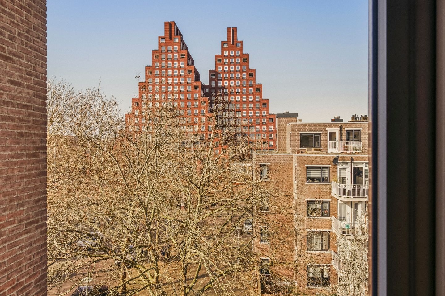 Light Apartment with South-Facing Rooftop Terrace in Amsterdam — 23