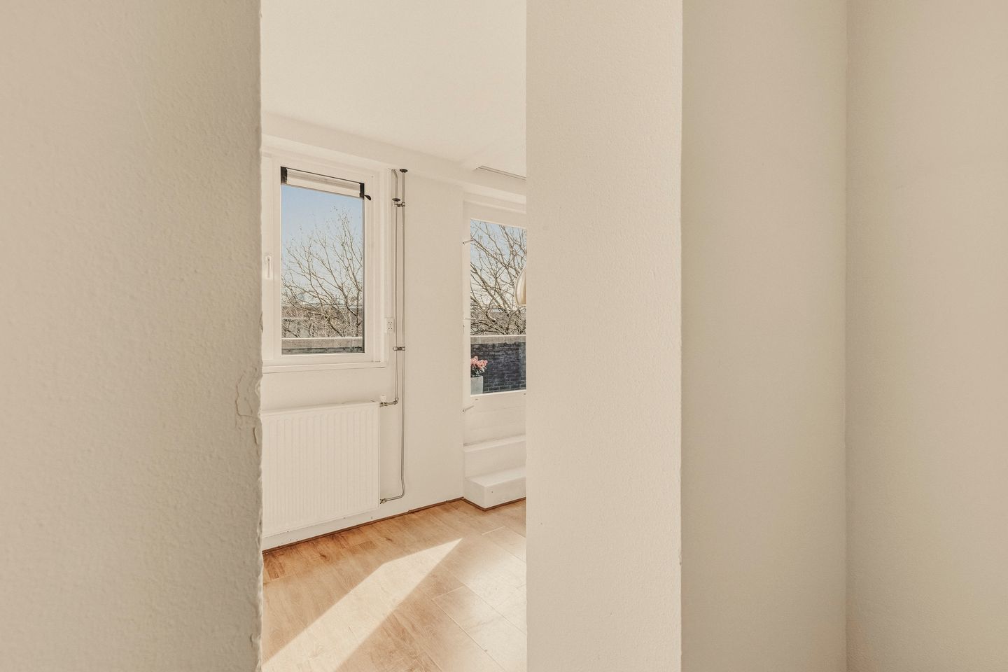 Light Apartment with South-Facing Rooftop Terrace in Amsterdam — 18