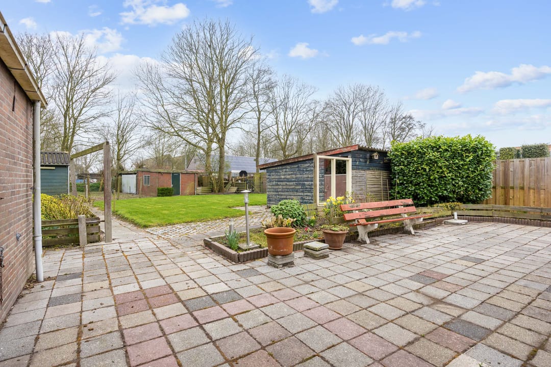 Detached family home with expansive plot and scenic views near estate Verhildersum — 28