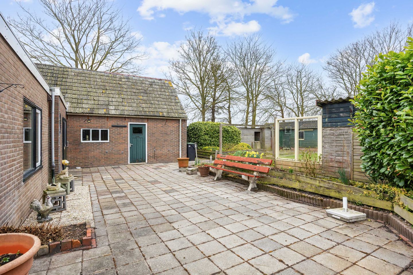 Detached family home with expansive plot and scenic views near estate Verhildersum — 32