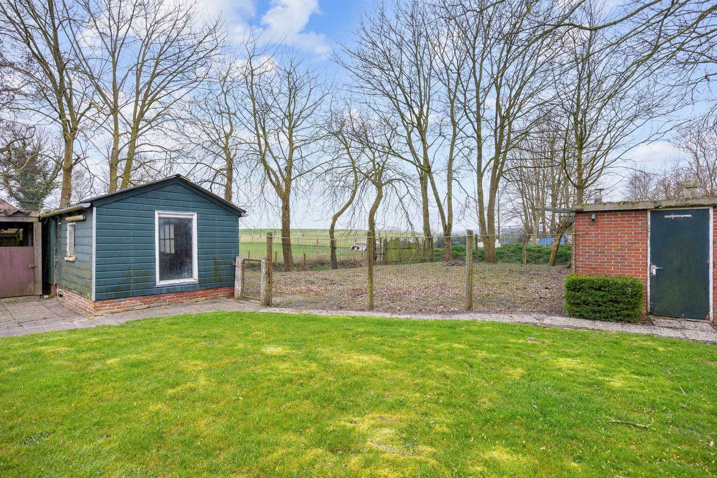Detached family home with expansive plot and scenic views near estate Verhildersum — 38