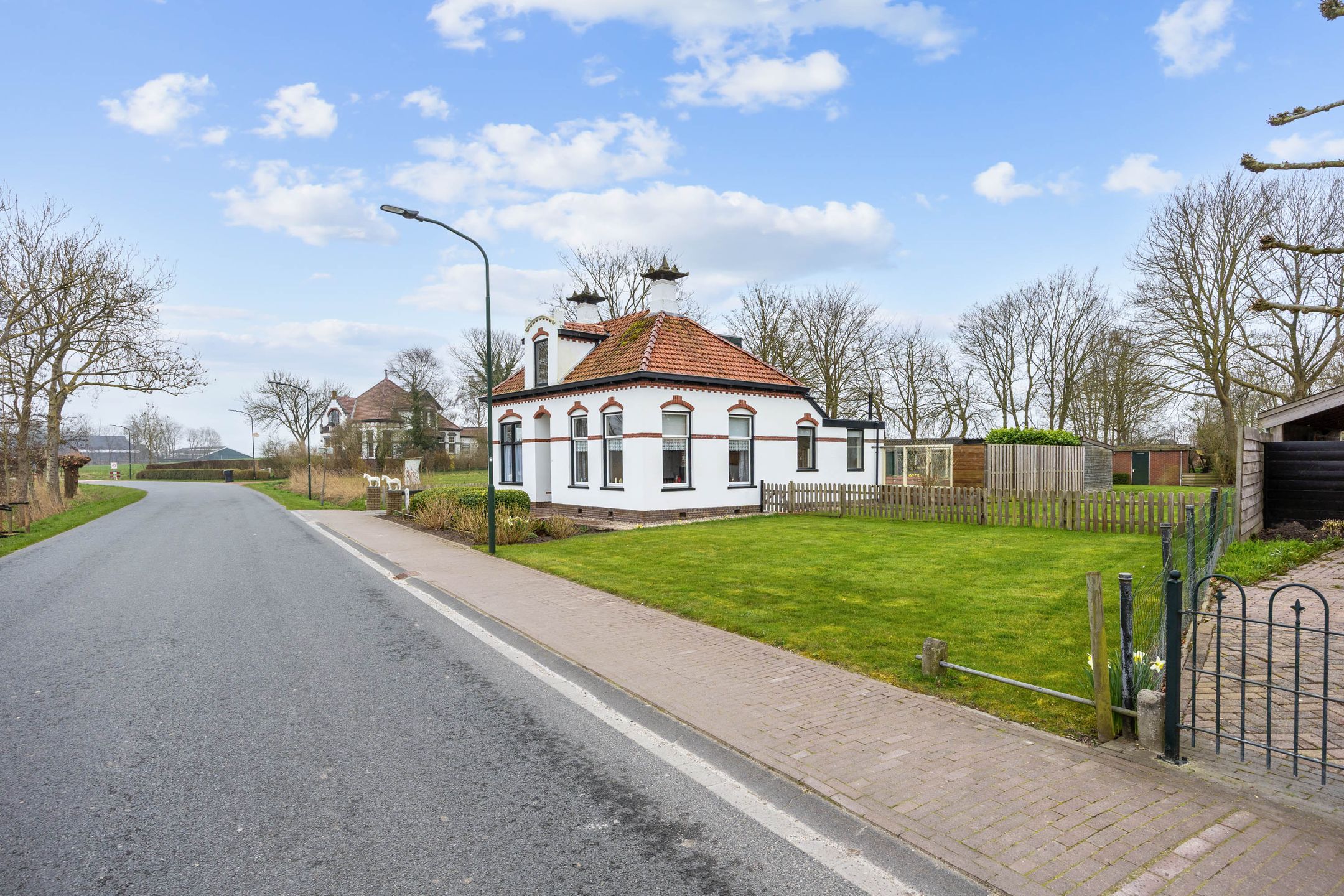 Detached family home with expansive plot and scenic views near estate Verhildersum — 43